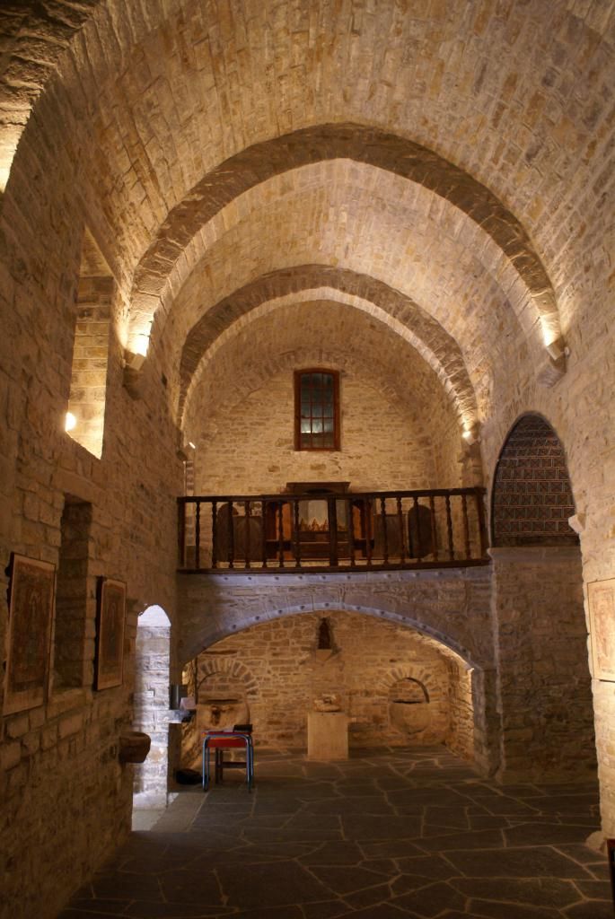 Imagen de Cubiertas e iluminación de iglesia parroquial